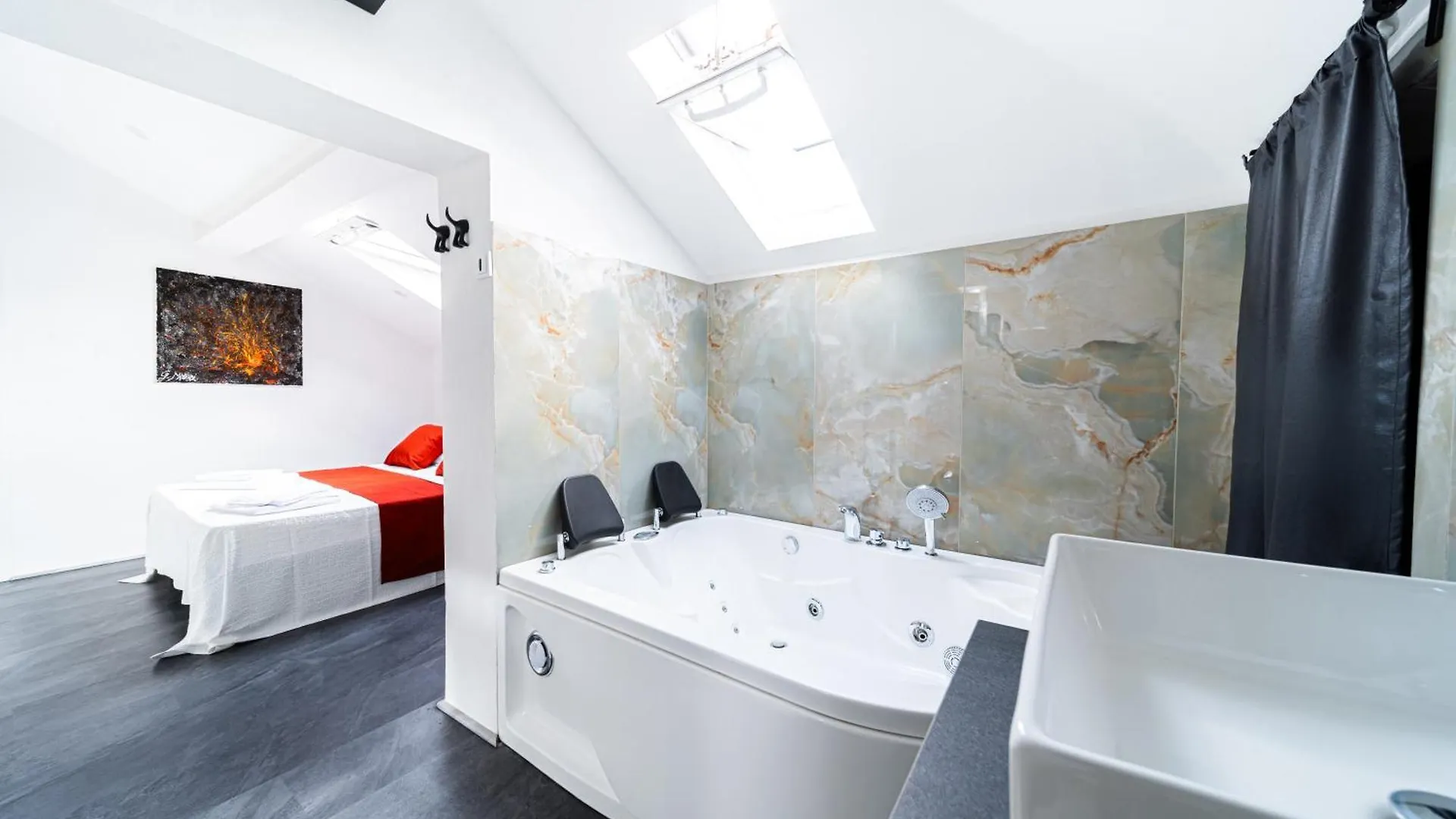 Apartment Volcano'S Suite - Etna - Private Room With Jacuzzi In Catania Center Italy